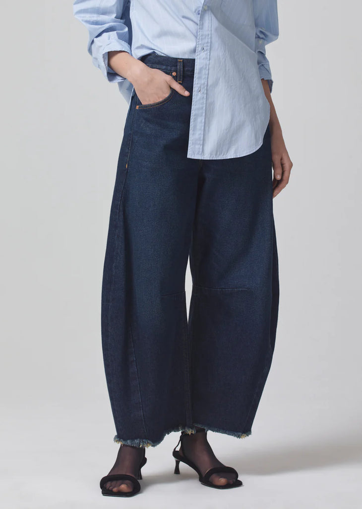 Horseshoe jean in Bravo wash