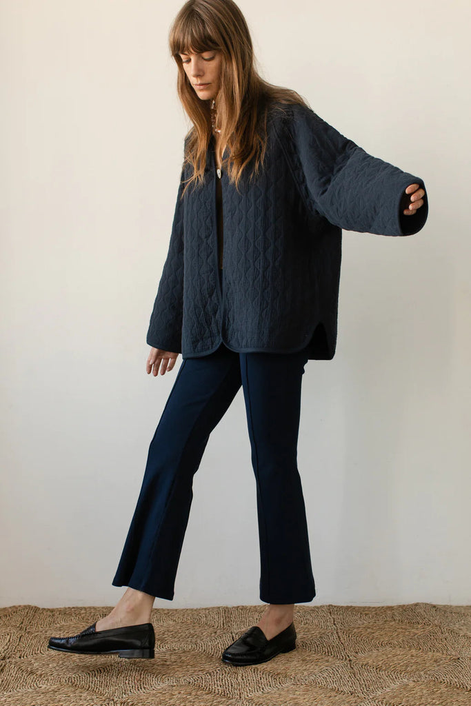 The Rib kick falre in jet black