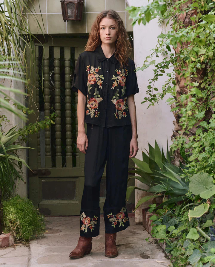 The Tavern Button-up in bouquet floral embroidery