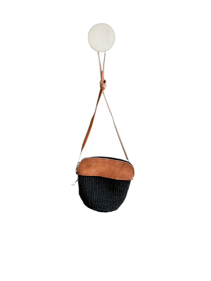 Sisal & Leather Zippered Purse in Black