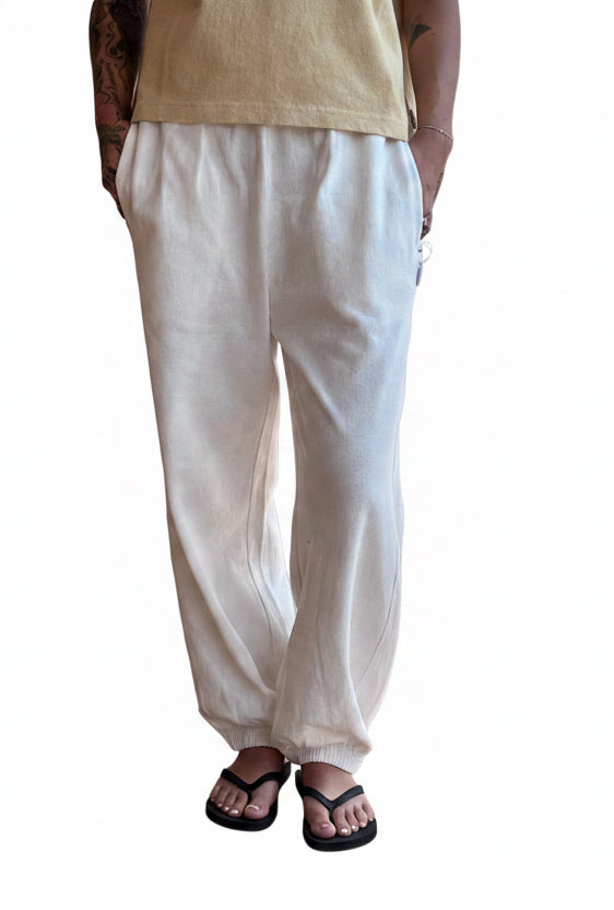 Balloon Pants in white