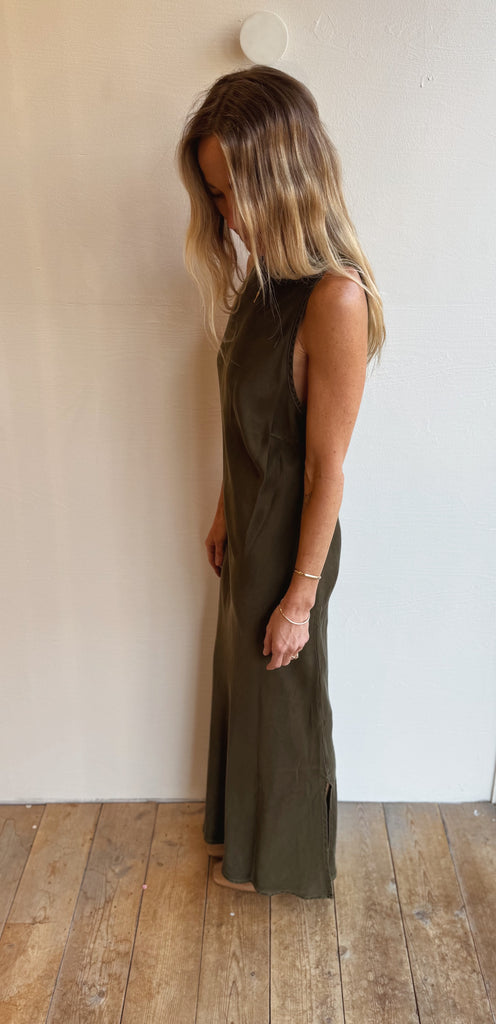 New York Midi Dress in Dark Army