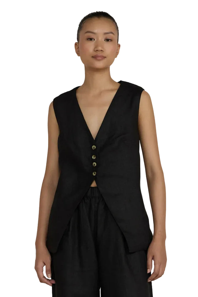 The Longline Vest in black