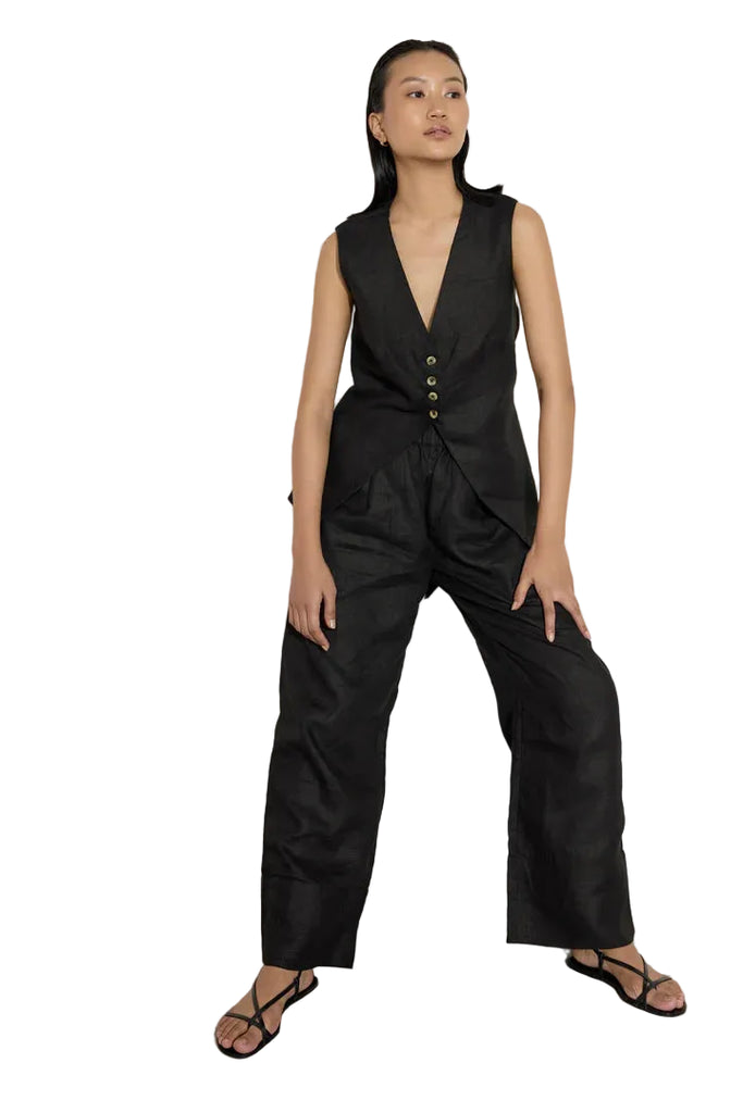 The Longline Vest in black