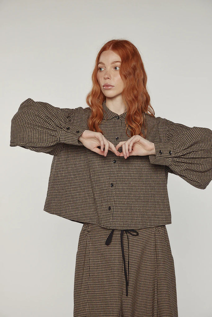 Check volume sleeve blouse
