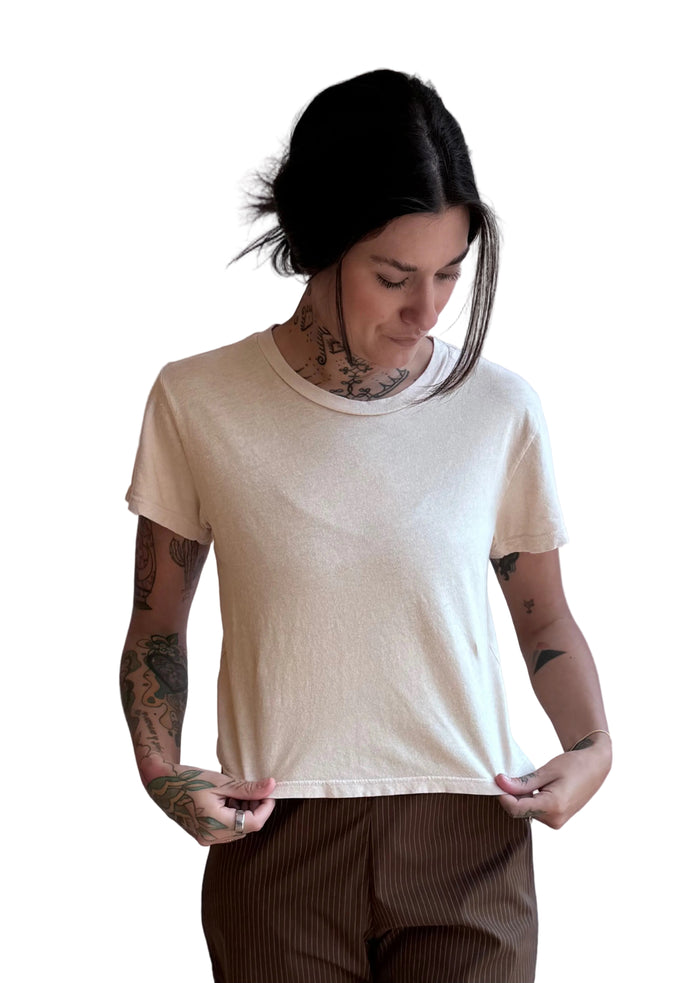 Ojai Cropped Tee in Stucco Beige