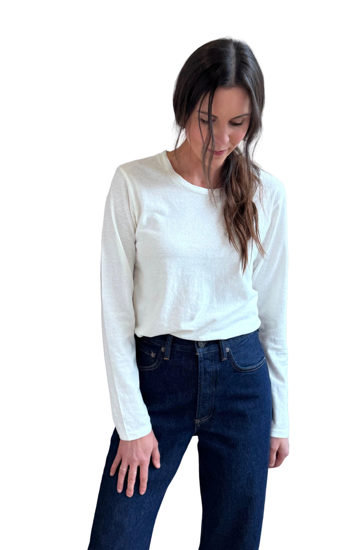 Encanto Long Sleeve Tee in Washed White