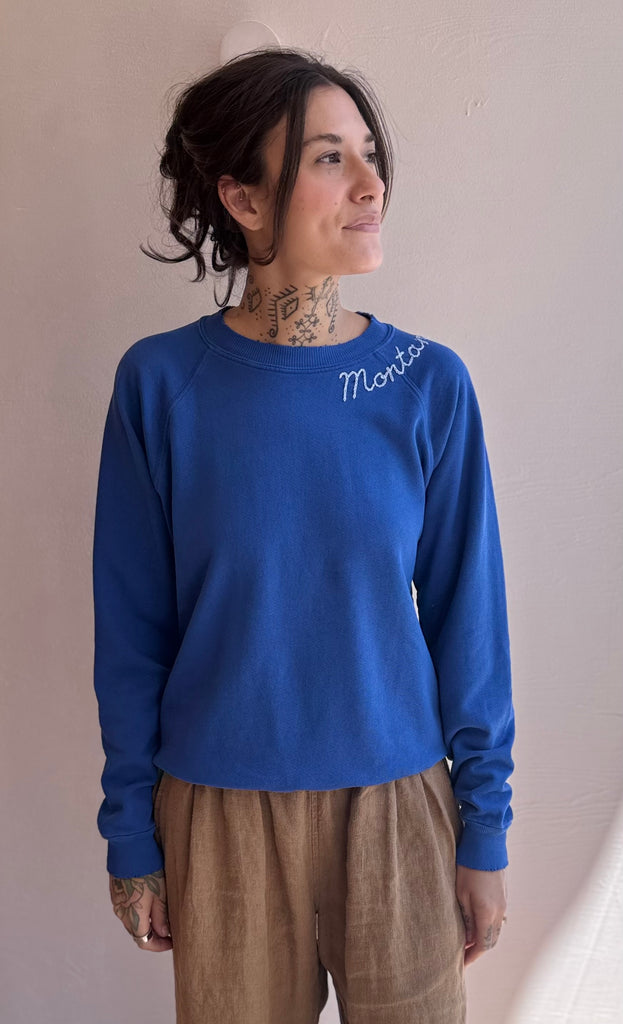 Blue embroidered Montana Sweatshirt - light blue thread