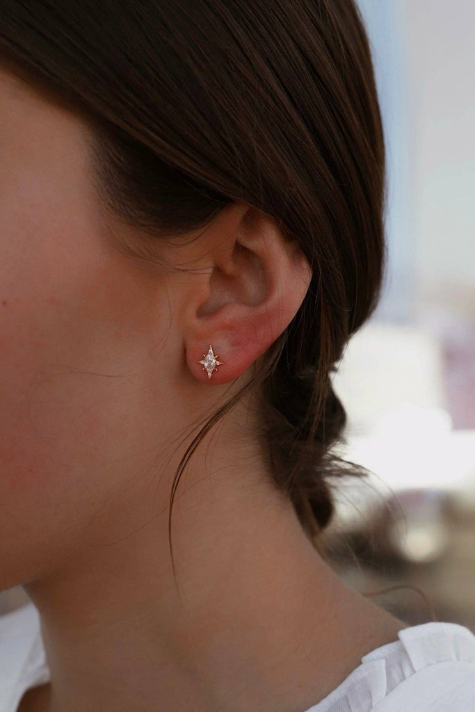 STARLIGHT CZ STUDS: GOLD