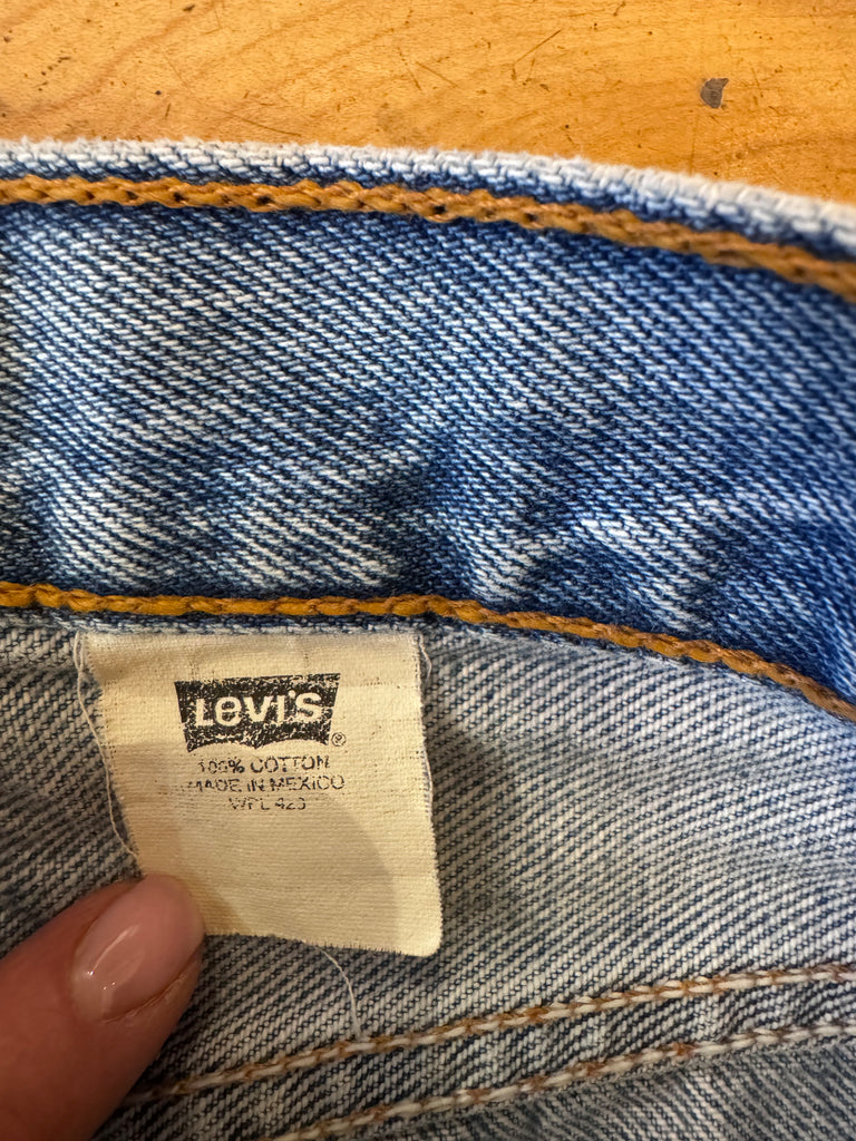 VINTAGE Levis 501's- 23/24