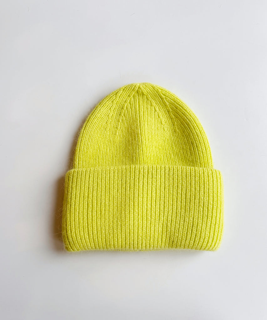 Angora SERENA beanie in neon