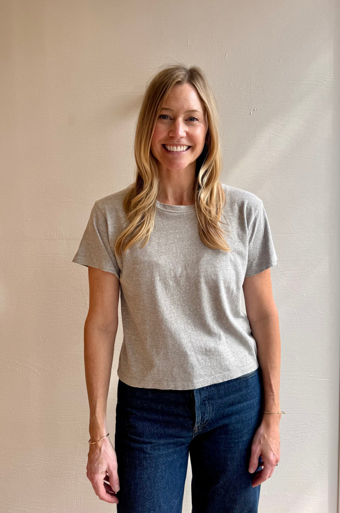 Heathered Cropped Lorel Tee in Athletic Gray