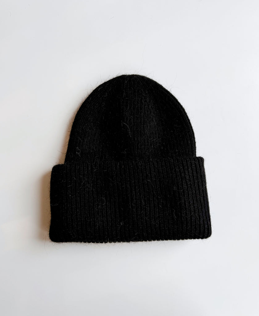 Angora SERENA beanie in black