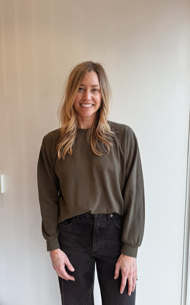 Lorel Cropped Long Sleeve Tee in Olive Green
