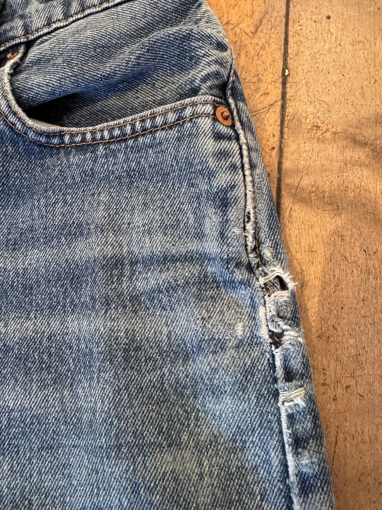 VINTAGE Levis 560 Loose Fit straight leg- 28