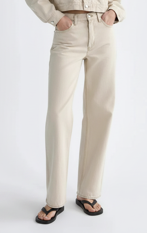 Arc Jean in Arena 32"