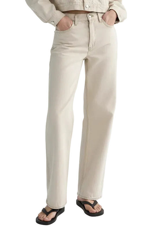 Arc Jean in Arena 32"