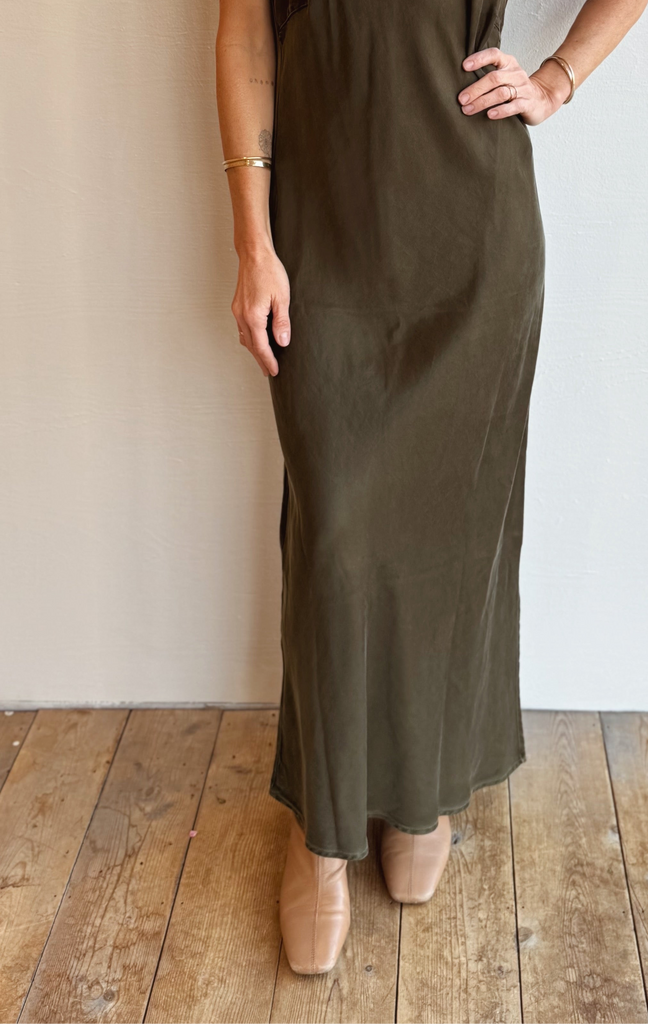 New York Midi Dress in Dark Army