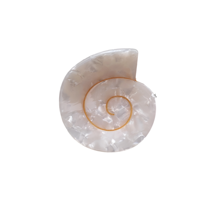 Swirly seashell hair claw in pearl