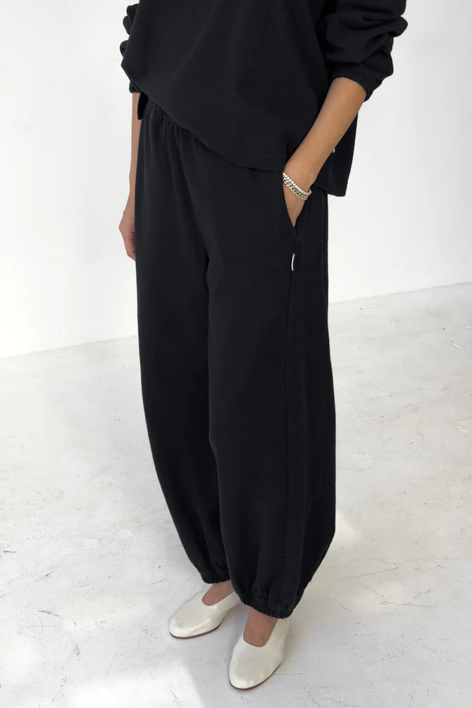 Balloon Pants in black