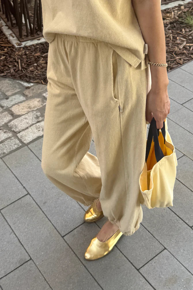 Balloon Pants in butter yellow