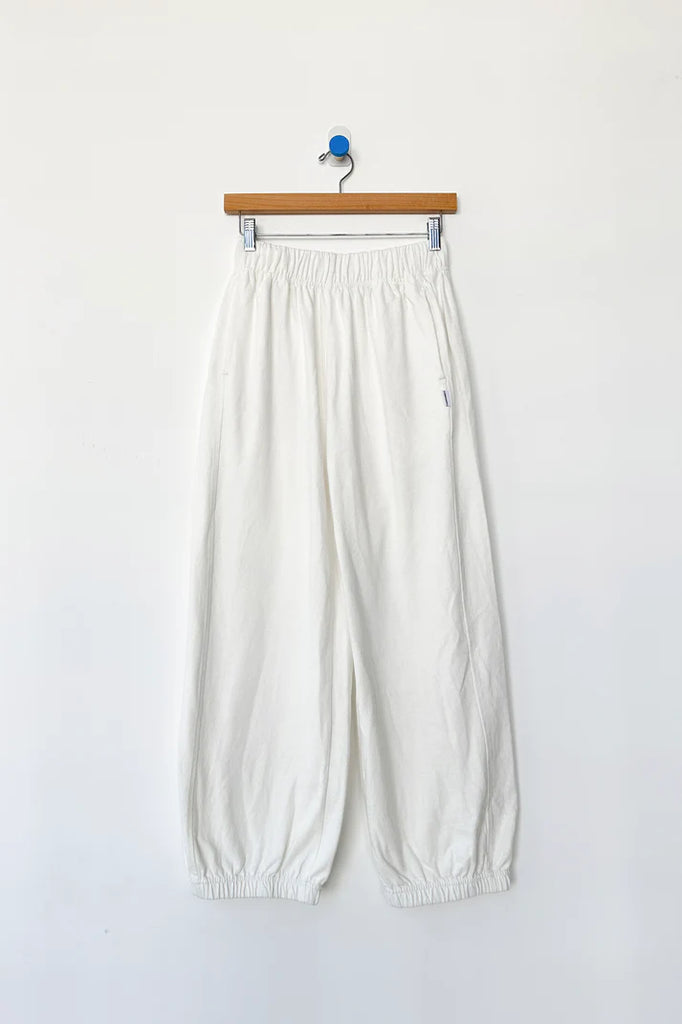 Balloon Pants in white
