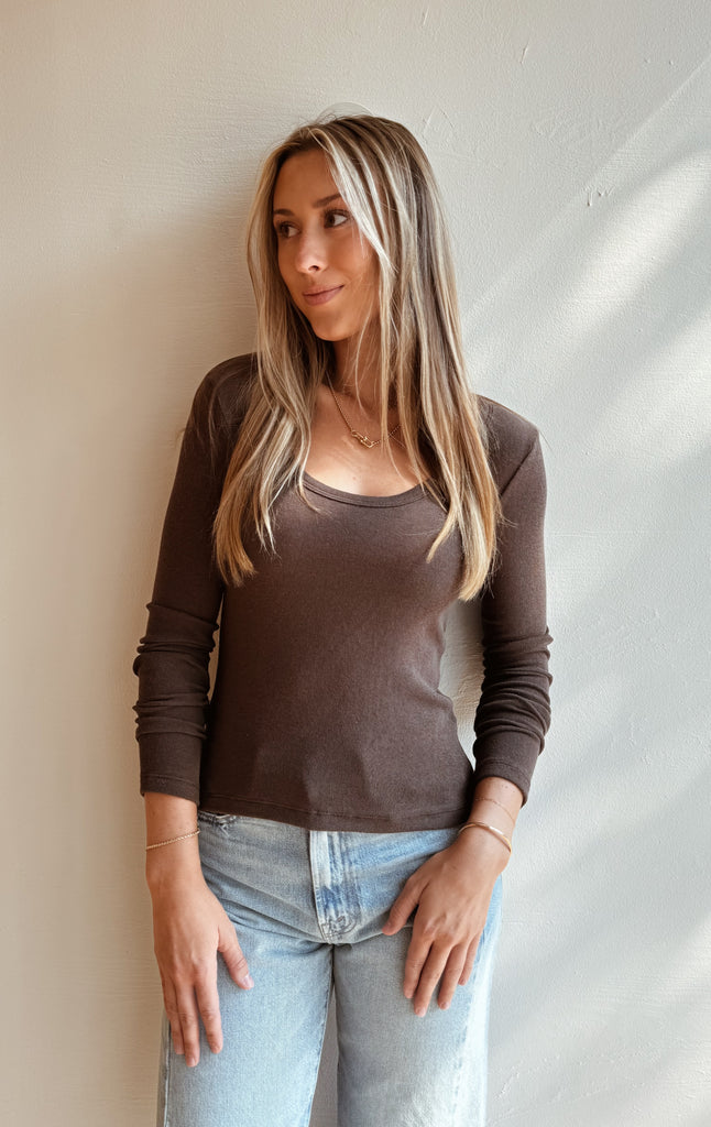 Paseo Long Sleeve Tee in Coffee Bean