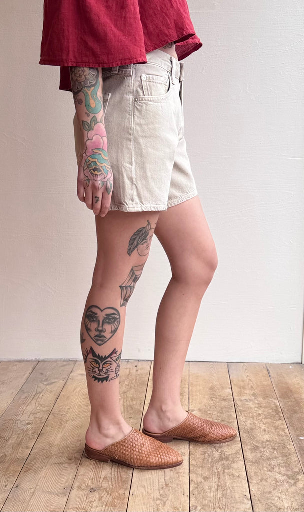 Billie Relaxed Short in Burnished Quartz