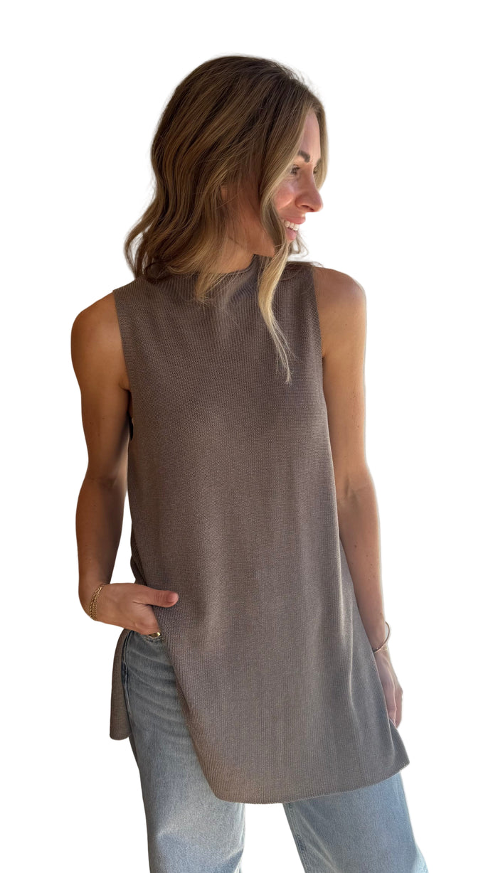 The AUDREY Vest in Toffee