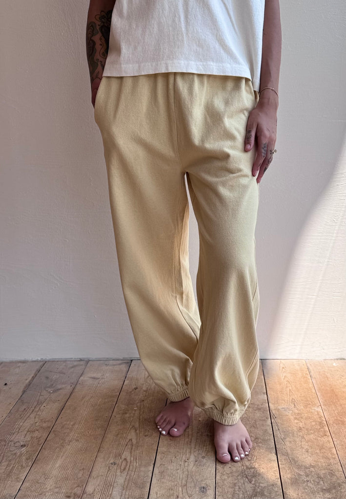 Balloon Pants in butter yellow