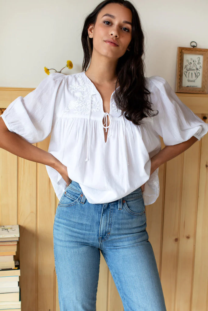 Embroidered Puff Isla Top in White