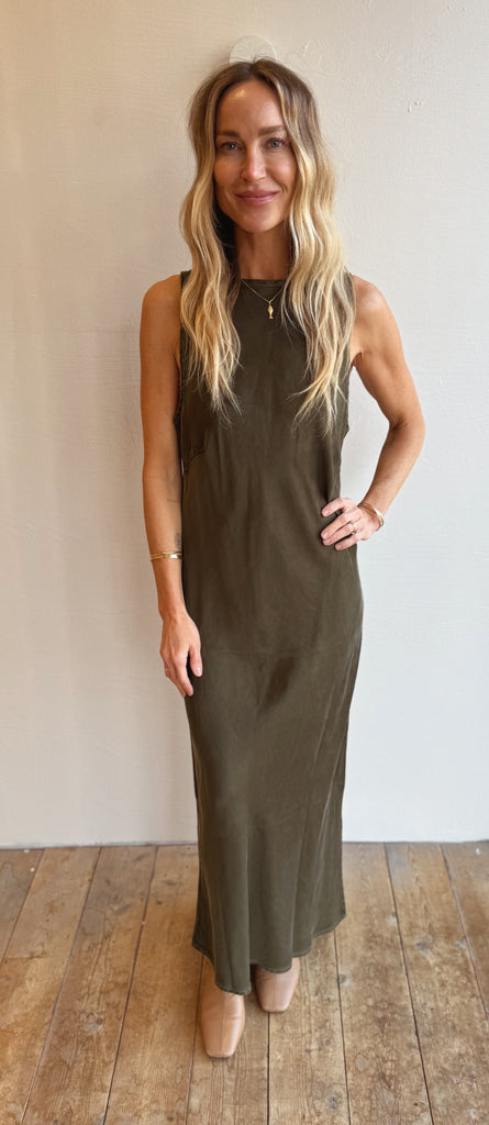 New York Midi Dress in Dark Army