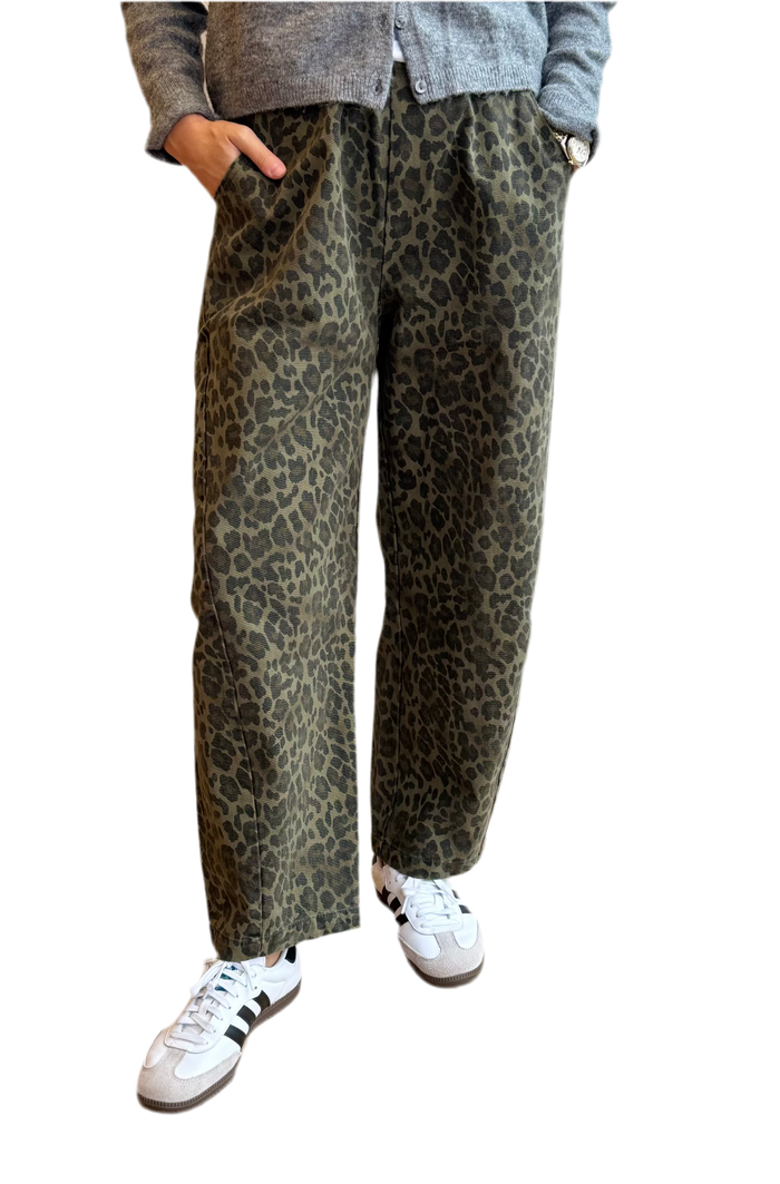 Arc Pants in fern leopard