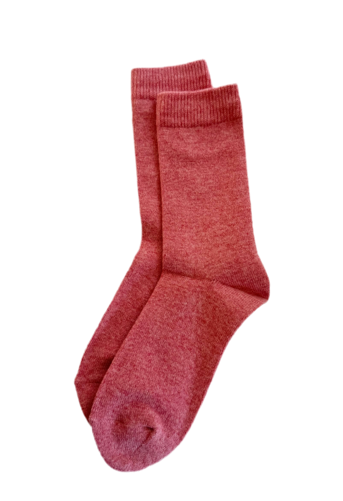 Cashmere CLOUD socks in dark pink
