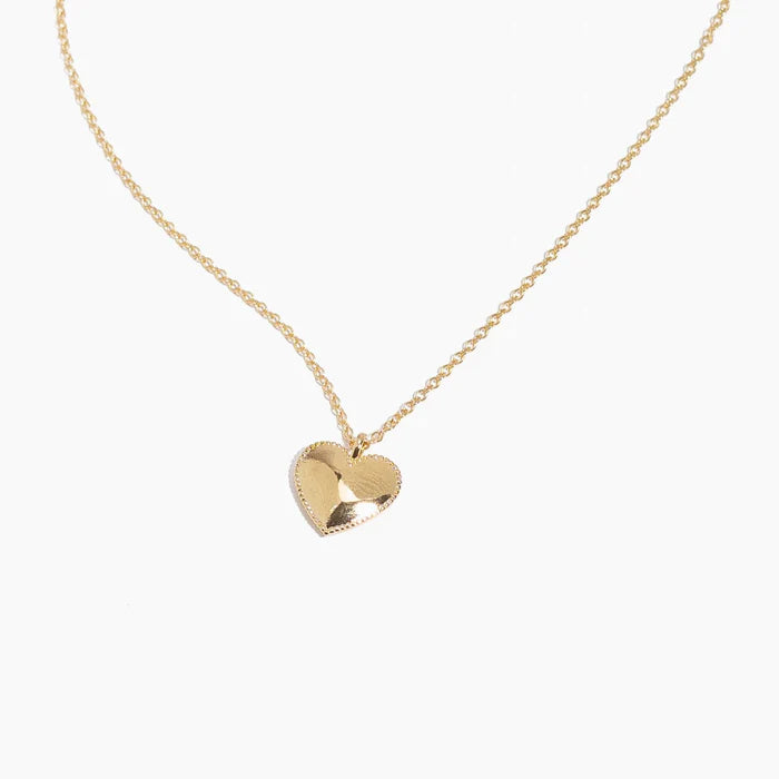 Heart pendant necklace