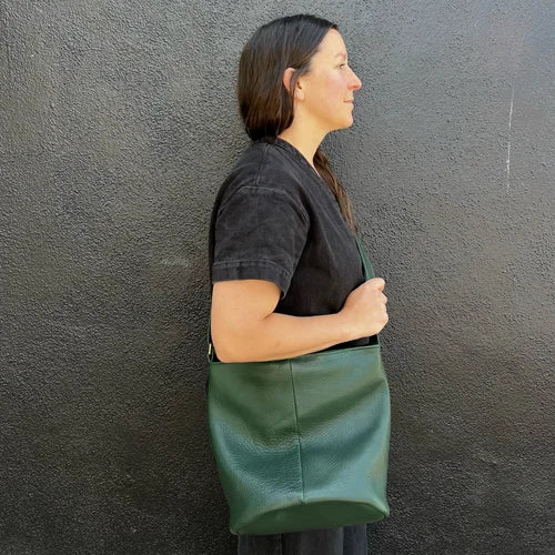 KELP LEATHER BUCKET BAG