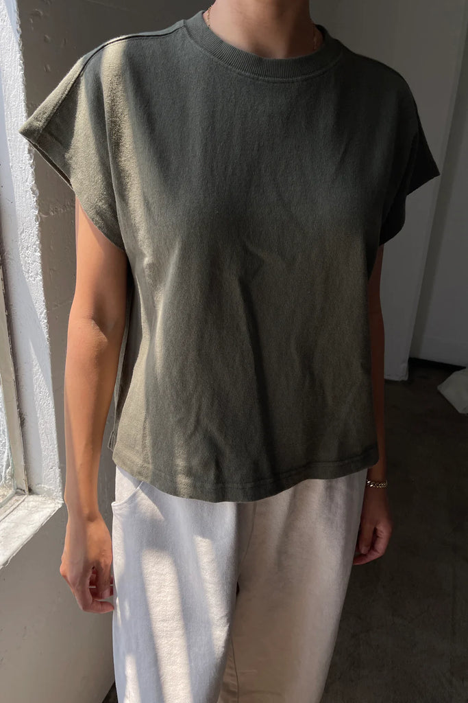 Jeanne Tee in olive