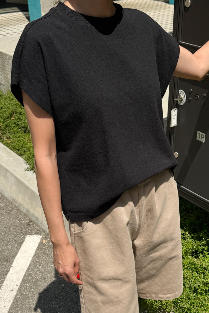 Jeanne Tee in black