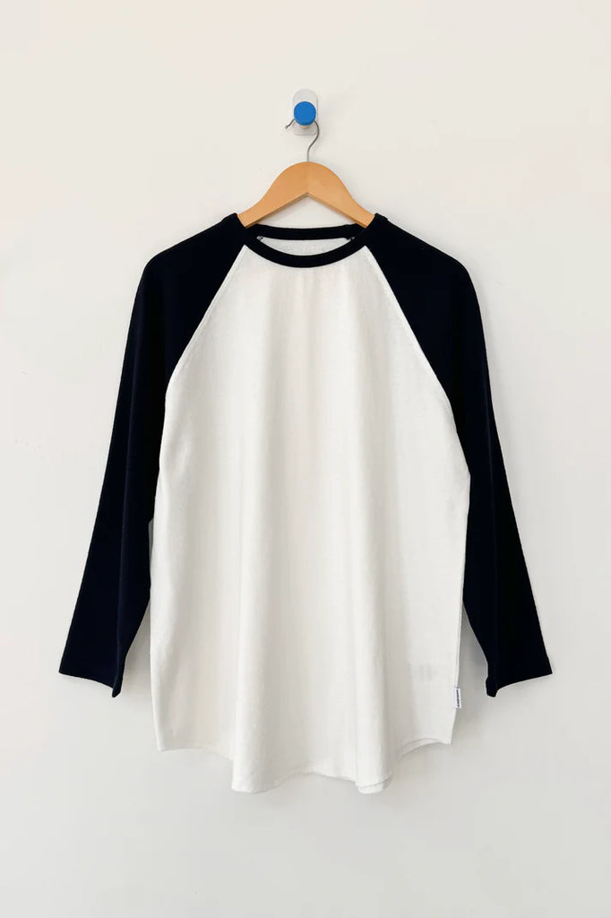Heavy Cotton Raglan in black/white