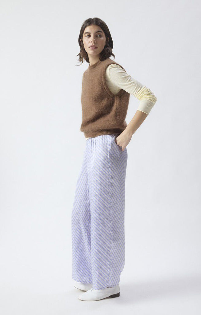 Vitow Sleeveless Jumper in Chocolate