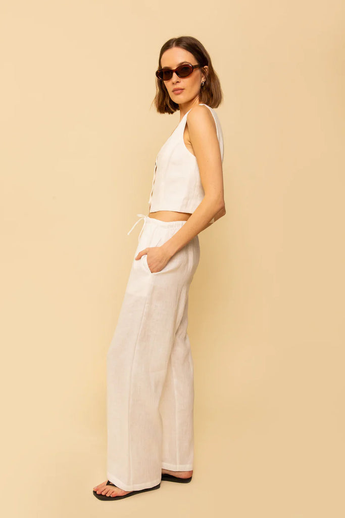 Bowie vest in white linen