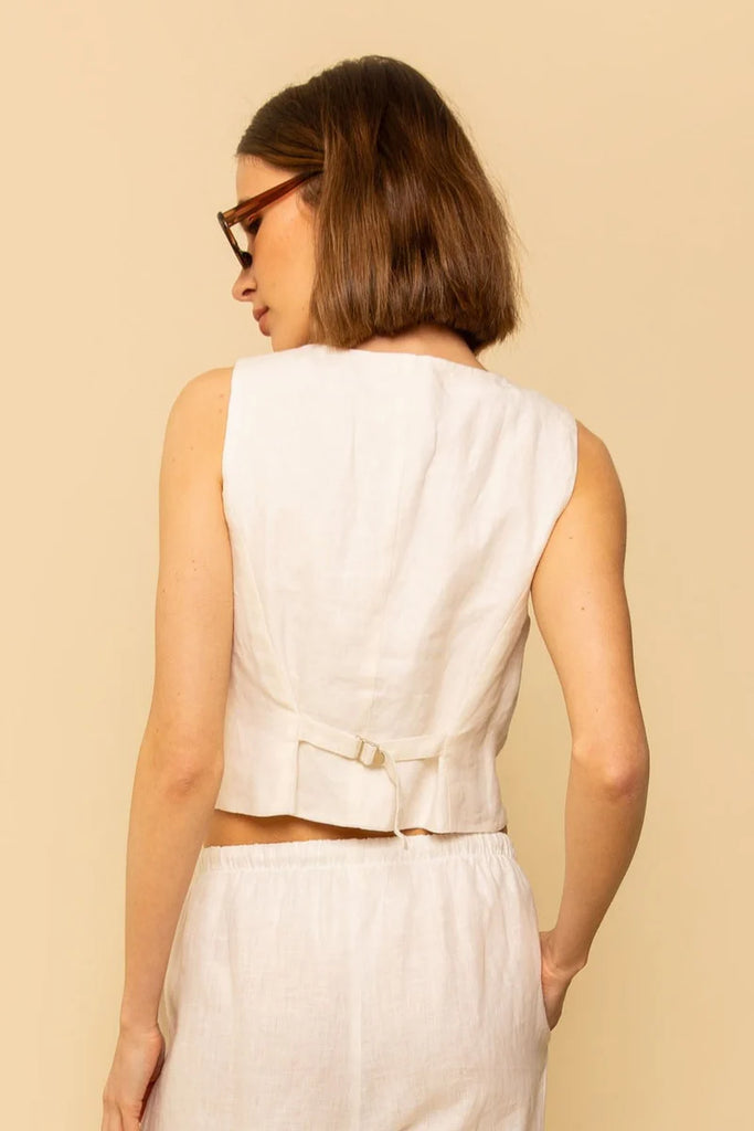 Bowie vest in white linen