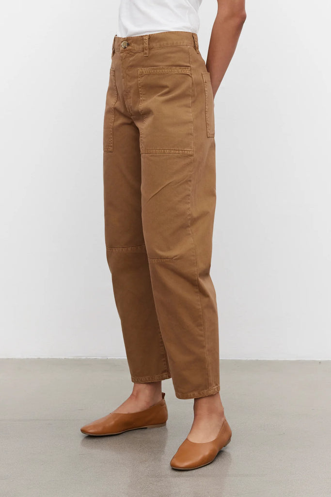 Brylie Curved Knee Pant in Clove