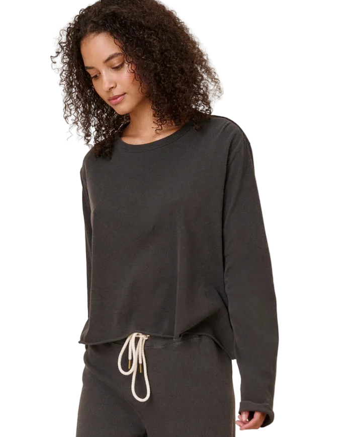 Long Sleeve Crop Tee in Washed Black